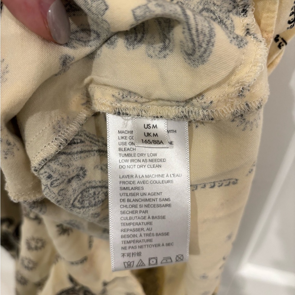 Urban Outfitters Sun Print overall shorts romper. - Picture 4 of 5